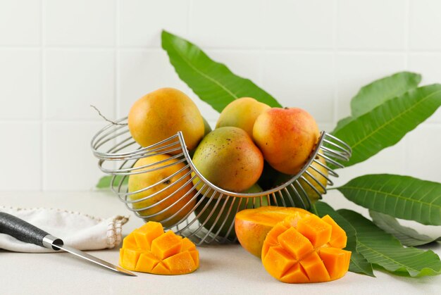 Mangga Gedong Gincu Mango Varian의 익은 Mango Varian은 주로 Majalenka에서 재배됩니다.