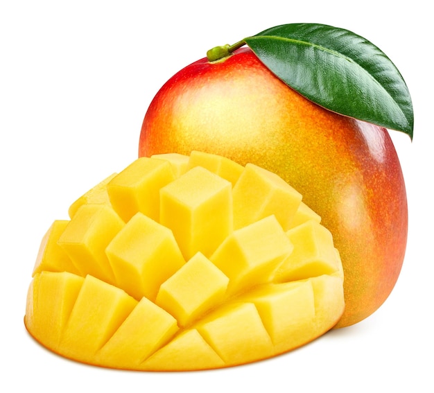 Foto frutto di mango con metà di mango e foglie isolate percorso di ritaglio di mango fresco maturo