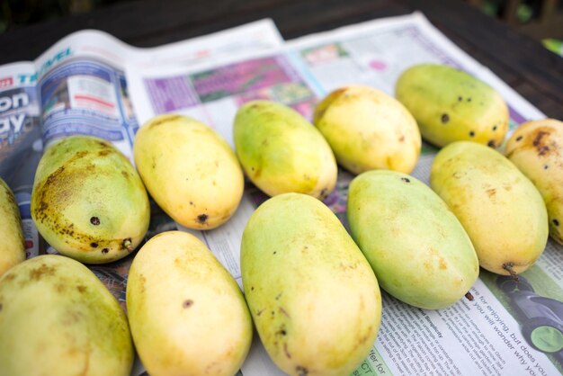 Foto frutti di mango in vendita al mercato