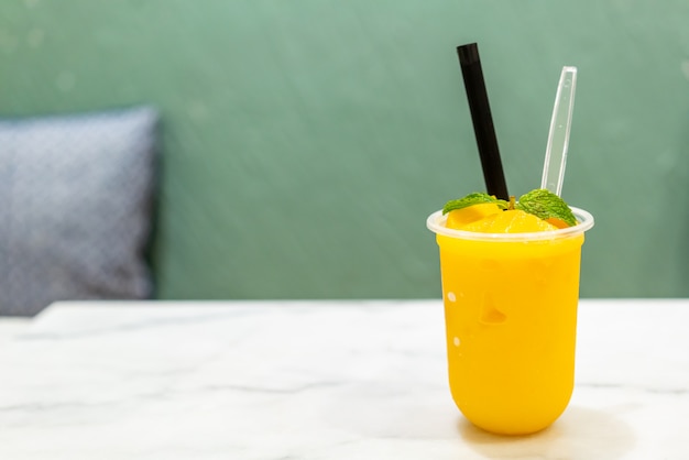 mango smoothies beker