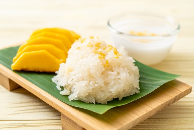 mango with sticky rice