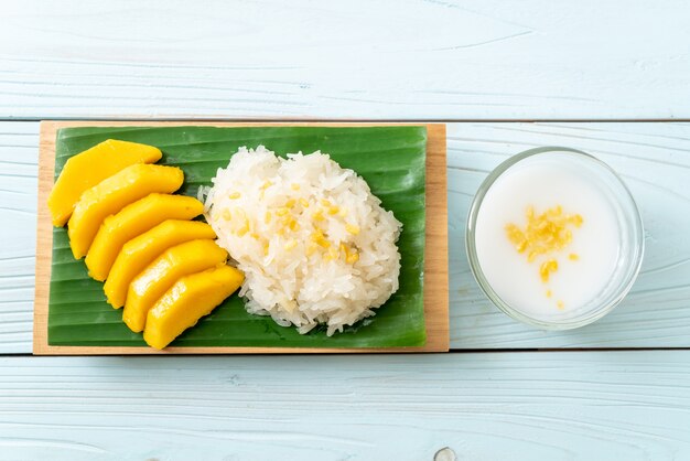 mango with sticky rice