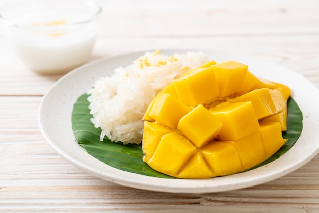 mango with sticky rice