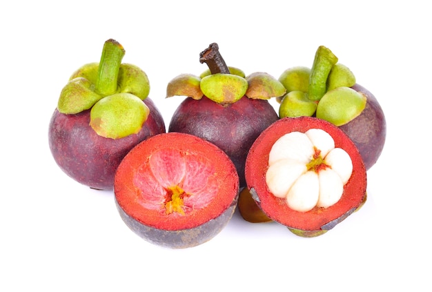 Mangosteen op een wit