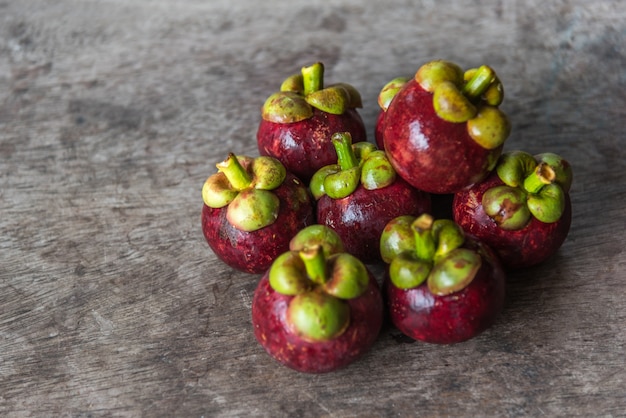 Photo mangosteen a queen of fruit at fruit market