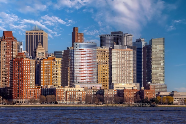 曼哈顿的纽约城市天际线的城市的照片来自新泽西