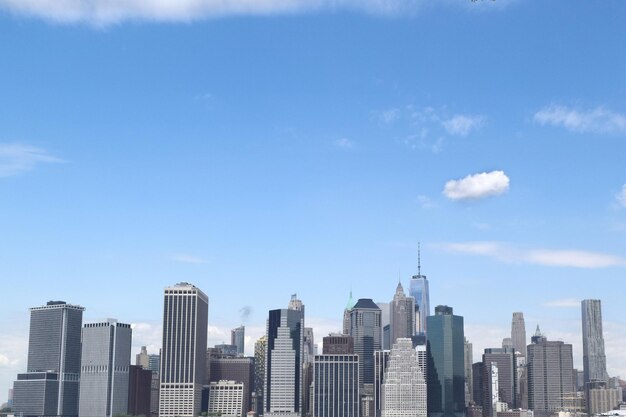 Foto l'orizzonte di manhattan contro il cielo