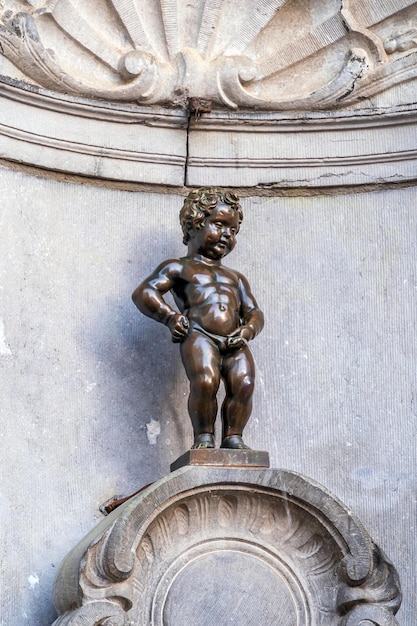 Manneken Pis Kleine man Pee of le Petit Julien een zeer beroemd oriëntatiepunt van het bronsbeeldhouwwerk in Brussel