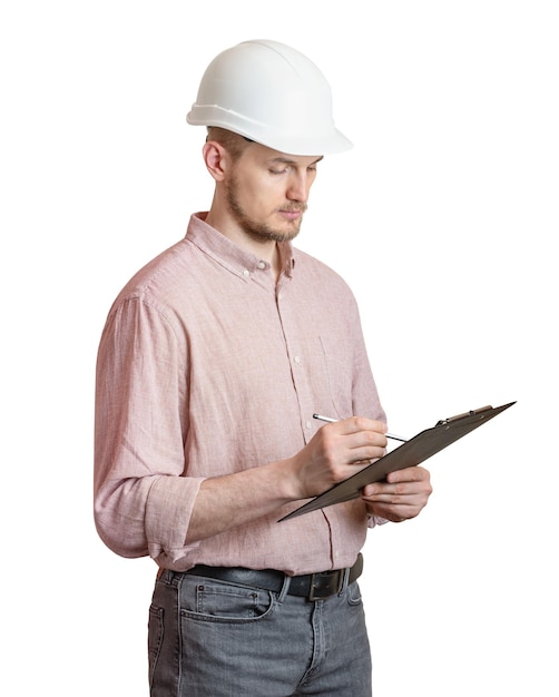 Mannelijke ingenieur in een helm op een witte achtergrond