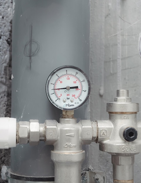 Manometer voor het meten van de druk in het systeem watermeter energierekeningen drukregeling in het systeem olie- en gassystemen gasbesparende nutsvoorzieningen en water