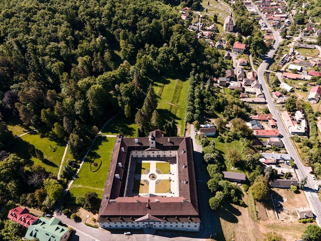 Manor House en Museum van de jacht in Svaty Anton Slowakije reizen Slowakije