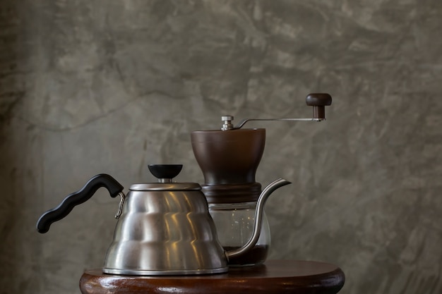 Manual coffee maker Includes coffee grinder teapot coffee cup and coffee seed.