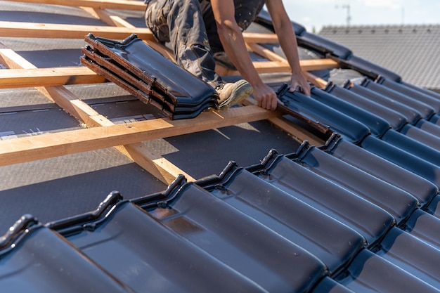 manufacture of the roof of a family house from ceramic tiles