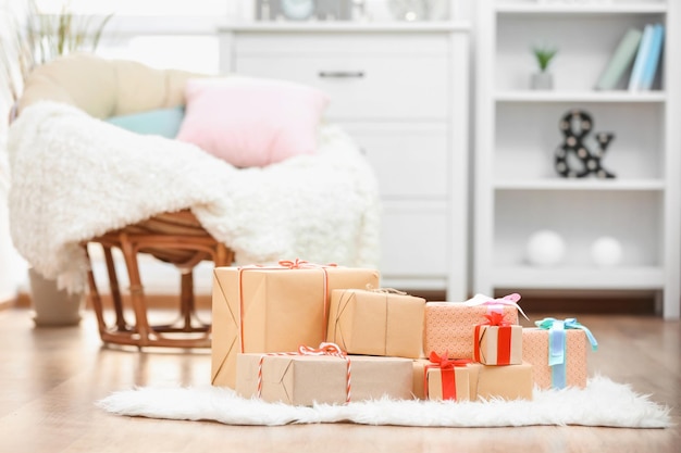 Photo many parcel gift boxes on floor indoors