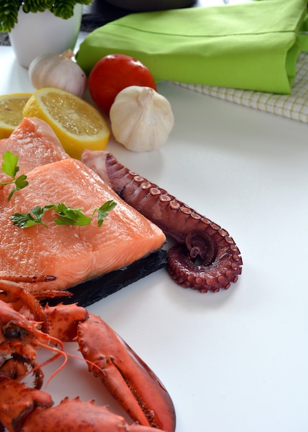 Many types of fish on the table