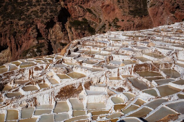 Stagni di sale di maras situati a urubamba, perù