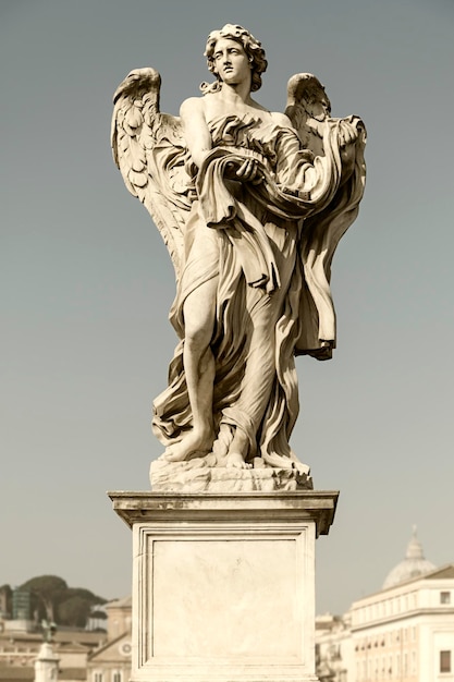 Мраморная статуя