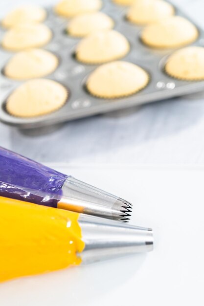 Mardi gras cupcakes