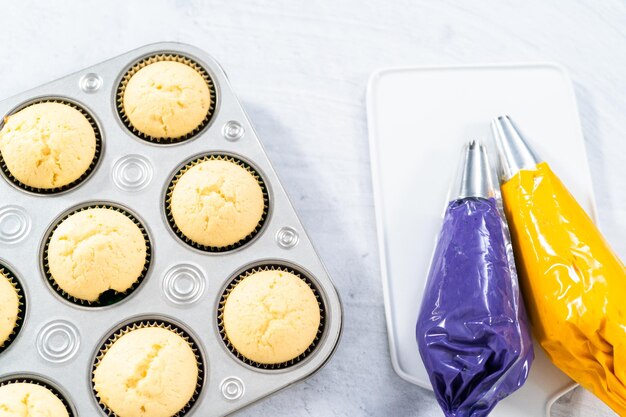 Mardi Gras cupcakes