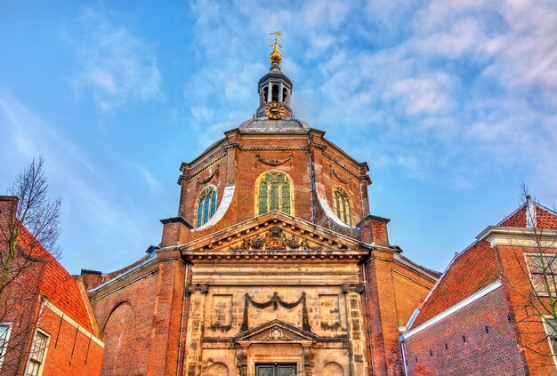 Фото marekerk - протестантская церковь в лейдене, южная голландия, нидерланды