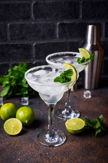 Margarita cocktail with lime and ice