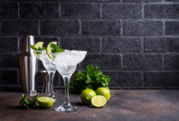 Margarita cocktail with lime and ice