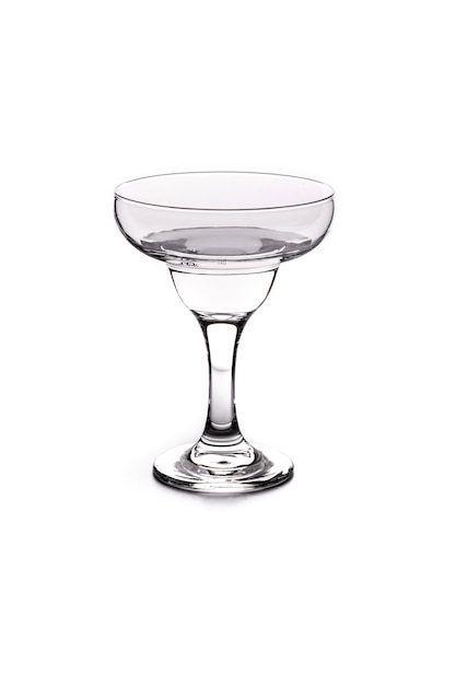 Margarita cocktailglas geïsoleerd op witte achtergrond