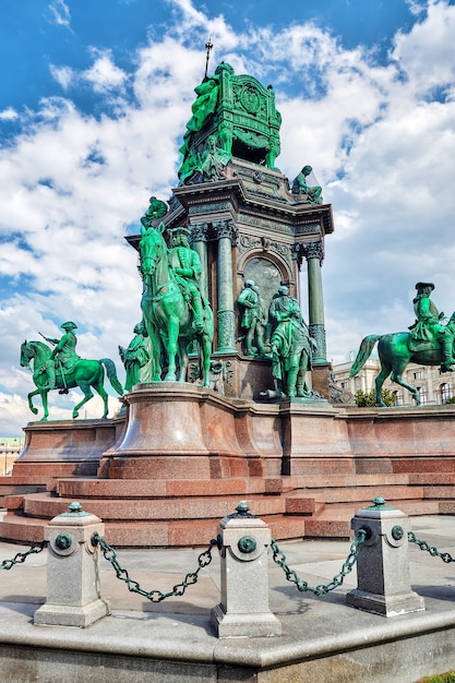 마리아 테레지아 광장. 오스트리아-마리아 테레사의 위대한 황후 기념비. 오스트리아의 비엔나.
