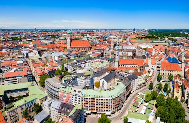 写真 マリエンプラッツ (marienplatz) は,ドイツのミュンヘン市の中心にある中央広場である.