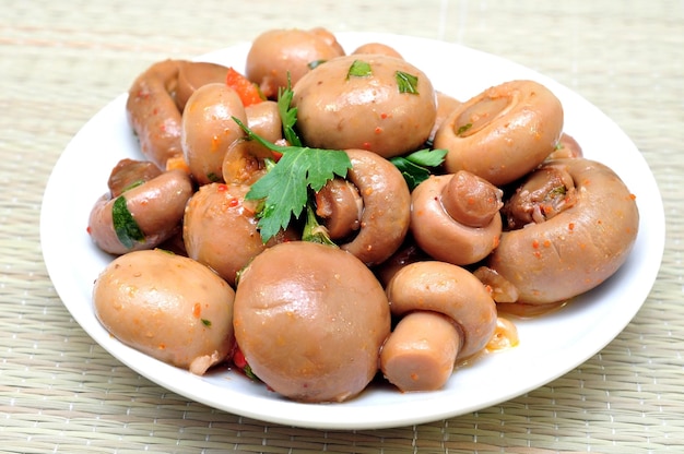 Marinated champignons