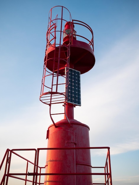 Maritieme vuurtoren op zonne-energie