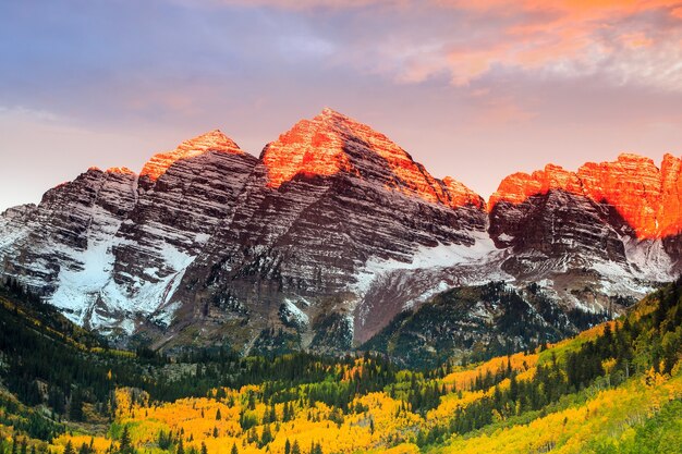 Maroon Bells-zonsopgang, White River National Forest, Colorado