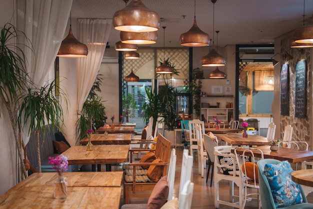 Marrakech-thema boutique hotel eetzaal met eclectische inrichting