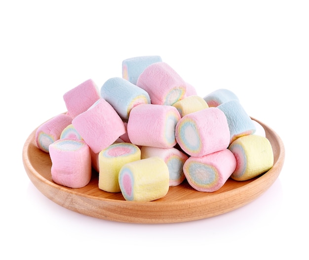 Marshmallows kleurrijke snoep op witte achtergrond