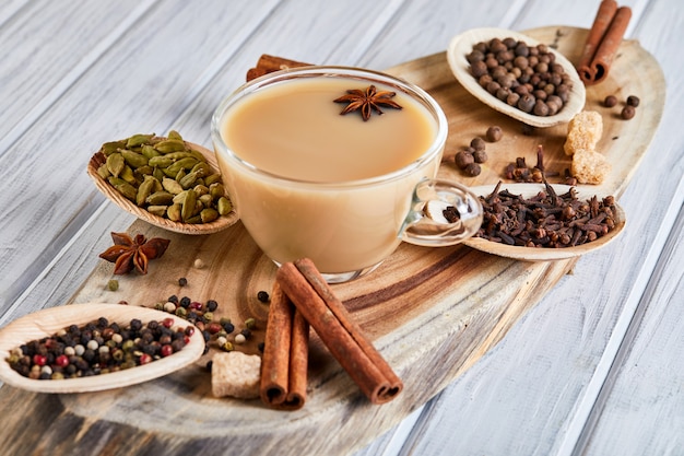 Photo masala tea with spices