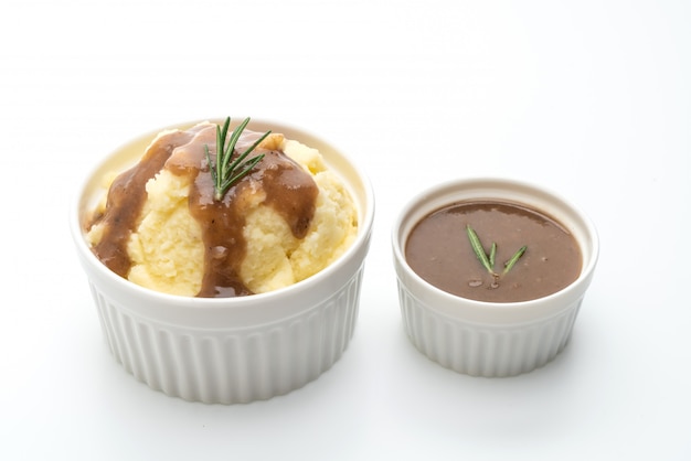 mashed potatoes with gravy sauce