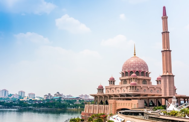 Masjid Putra in Putrajaya, Maleisië