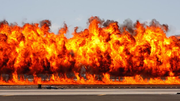 Photo massive explosion and wall of fire