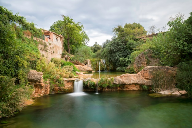 Matarraña rivier op Teruel, Spanje (Fuente de la Rabosa)