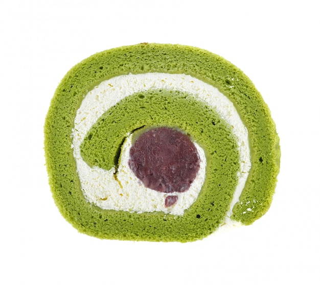 Matcha groene thee yam roll cake geïsoleerd op een witte achtergrond