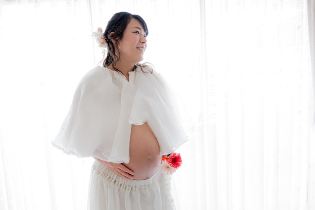 Maternity photo with a bright atmosphere