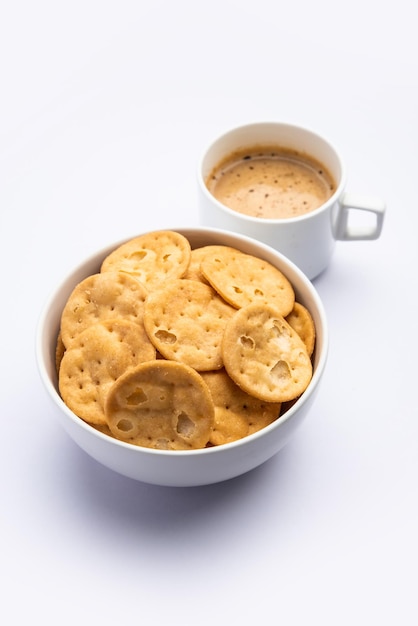 Mathri of mathari is een rajasthani, indiase snack en een soort schilferige biscuit, theetijdsnack