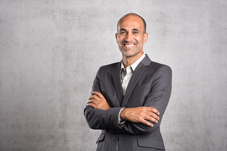 Photo mature confident businessman
