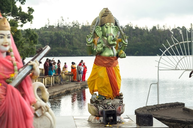 Mauritius.africa.locals bij de ganga talao hindu temple, grand bassin op het eiland mauritius