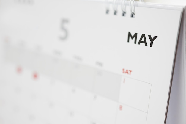 Pagina del calendario di maggio con mesi e date concetto di riunione di appuntamento per la pianificazione aziendale