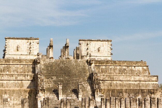 Foto maya piramide chichen itza, schiereiland yucatan, mexico.