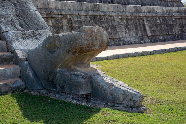 メキシコのククルカンのマヤのピラミッド チチェン ・ イッツァの古代都市
