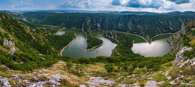 Меандры реки Увац Сербия