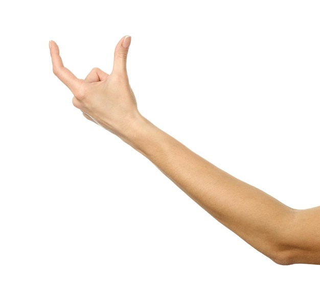Misura oggetto invisibile. mano della donna con il manicure francese che gesturing isolato su priorità bassa bianca. parte della serie
