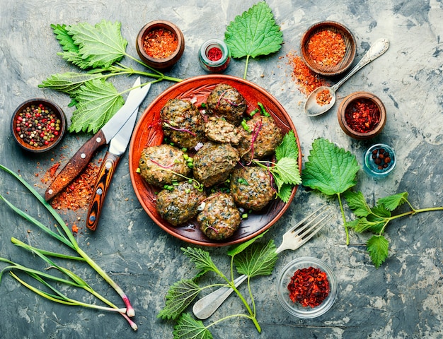 Meat patties with nettles.